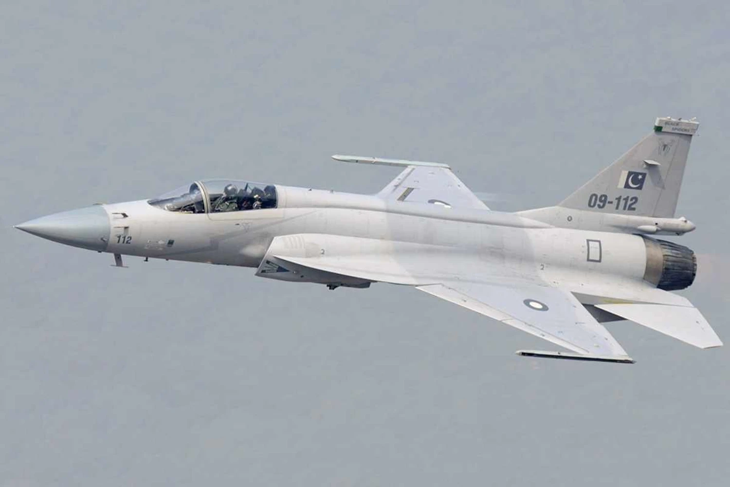 Paquistão e Bangladesh discutem possível acordo por caças JF-17 Thunder
