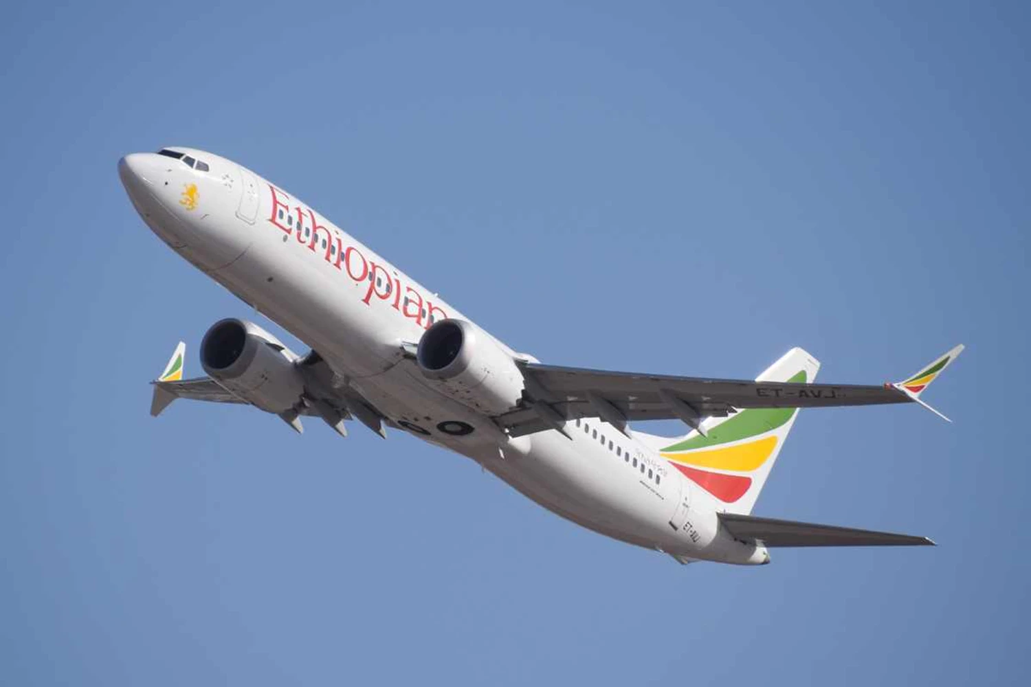 Boeing finaliza acordo de confissão de culpa sobre o 737 MAX