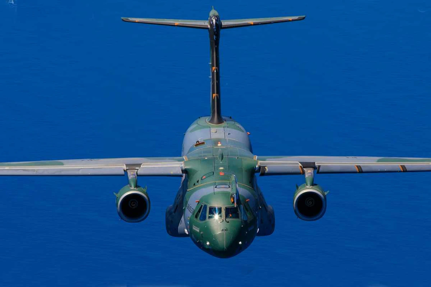 Embraer leva o KC-390 a Grécia para demonstrações