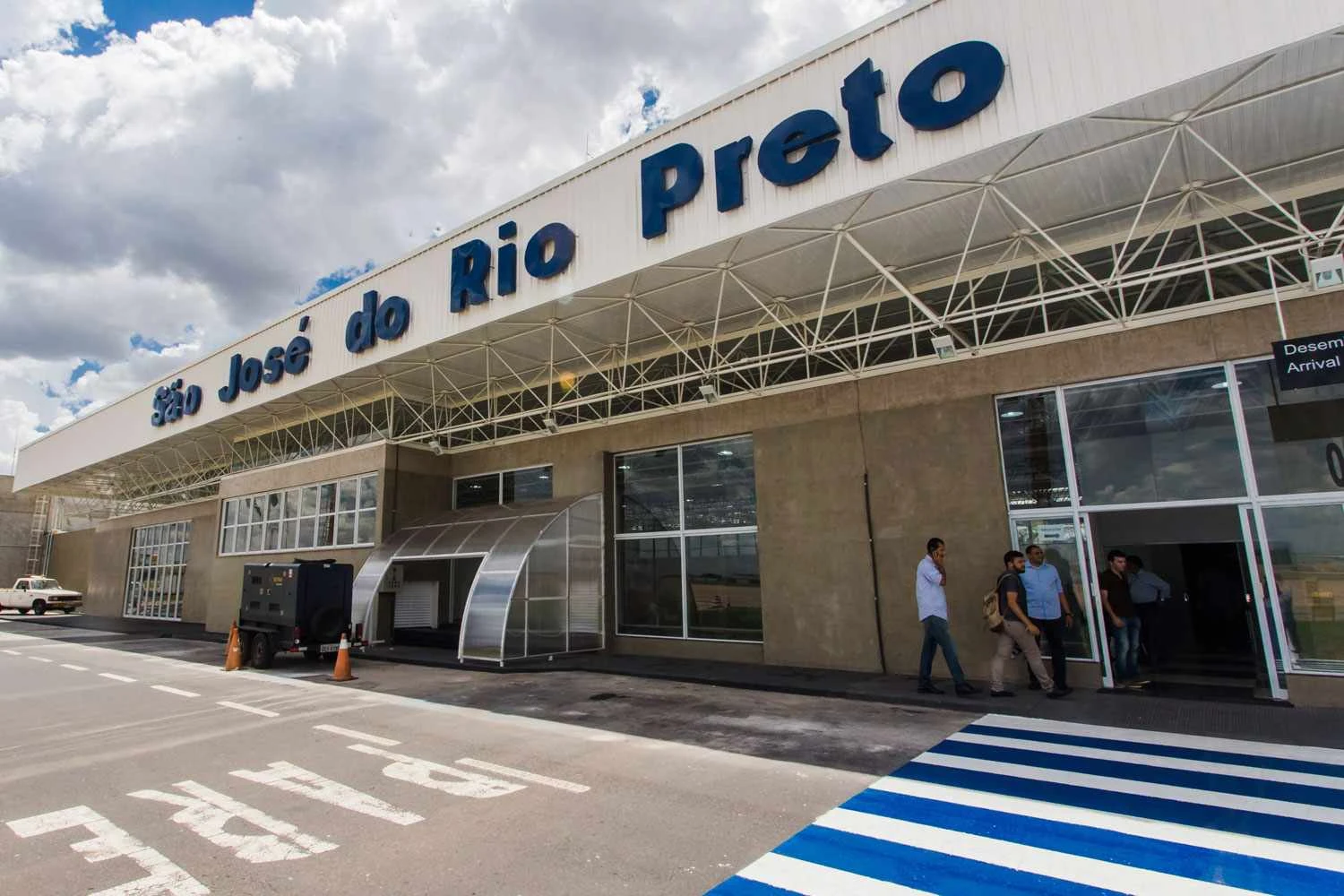 Concessão de aeroportos paulistas atrai poucos interessados