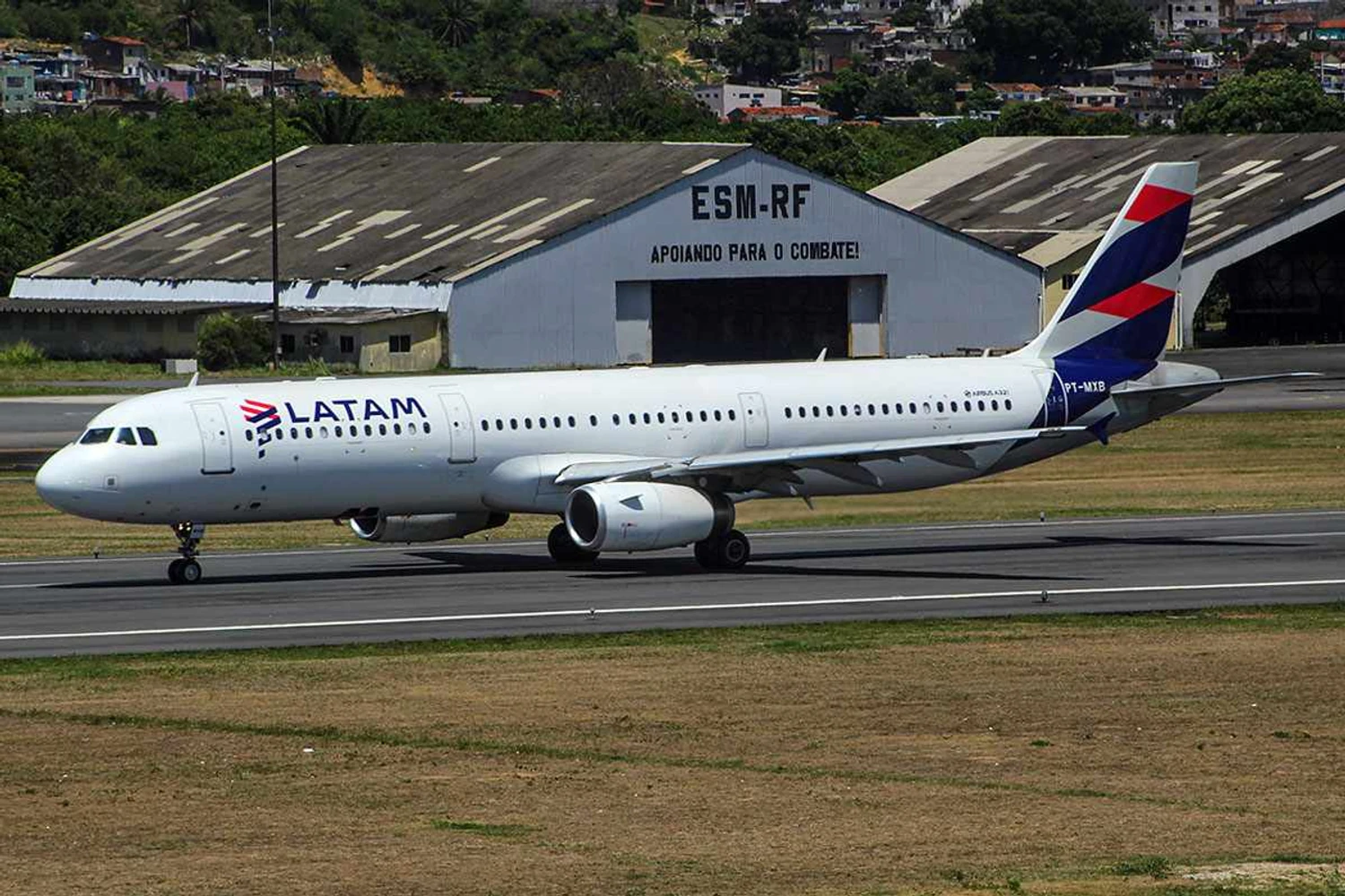 LATAM retoma voos para Bogotá e Paris e chega a 418 voos diários em sua malha