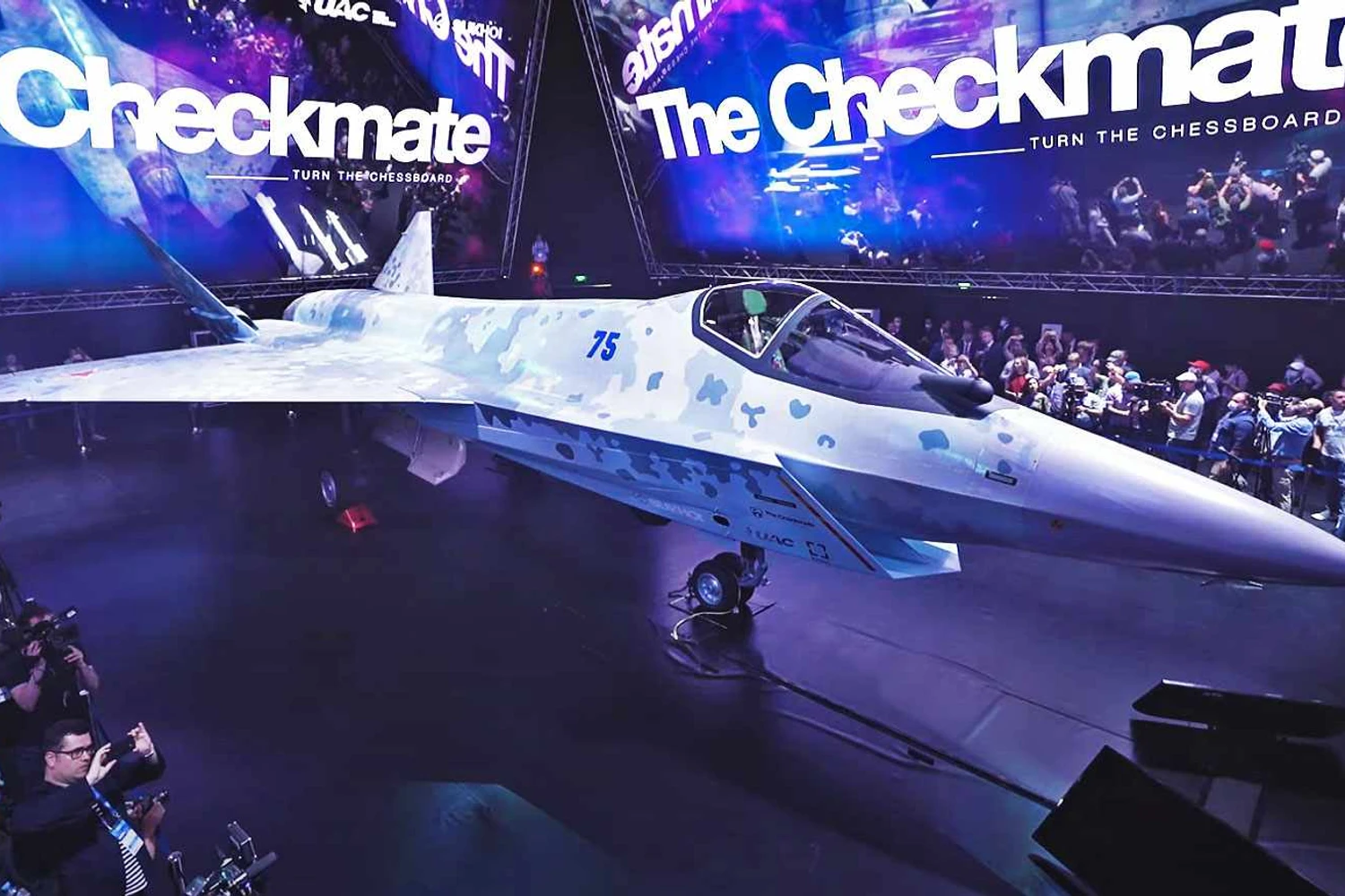 Rússia diz que iniciará montagem do primeiro caça Su-75 Checkmate este ano