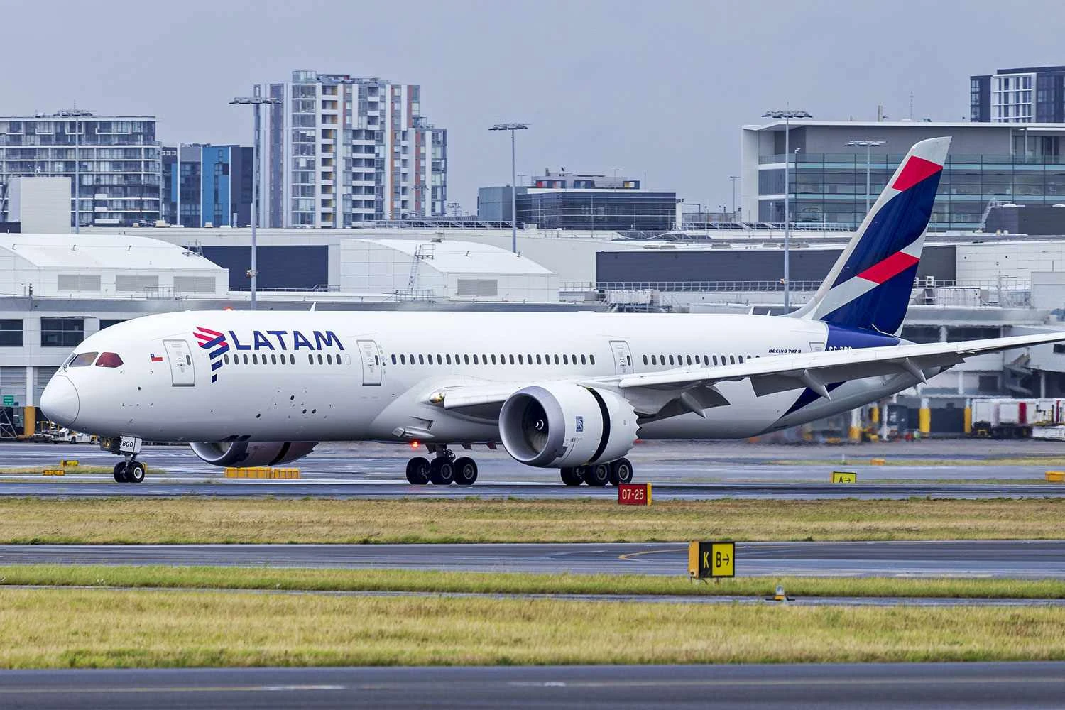 O Boeing 787-9 CC-BGO ainda quando operava pela LATAM chilena (Bidgee)