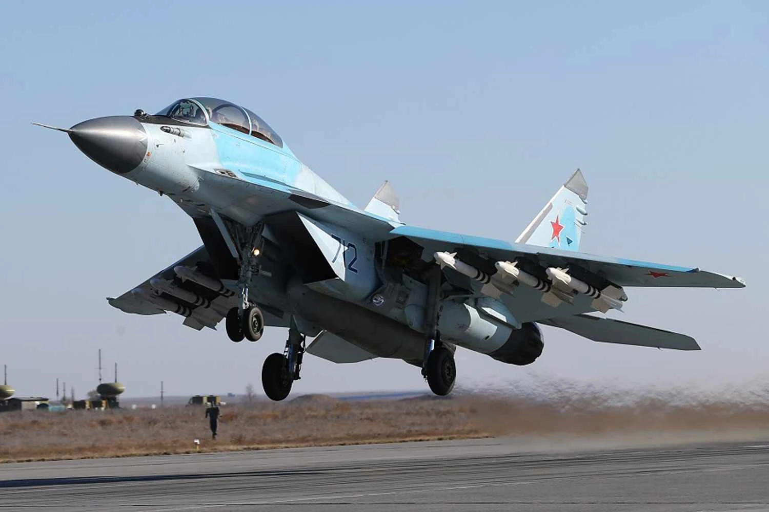MiG-35: caça superior, mas 'pós-venda' assusta (UAC)