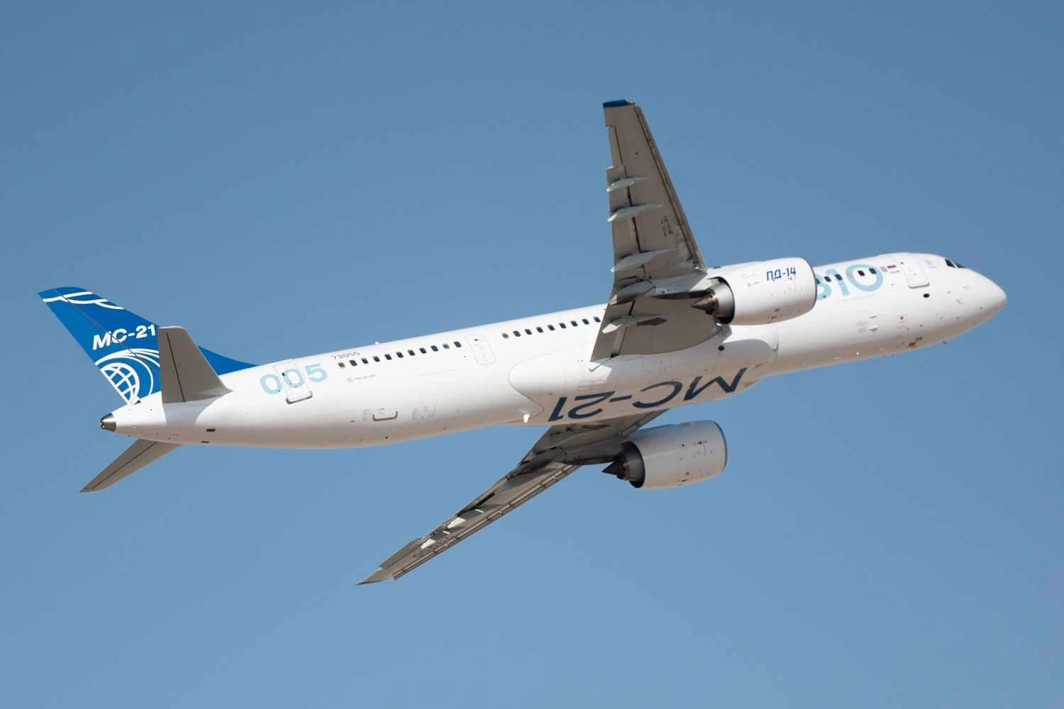 Novo jato russo MC-21 realiza voos de testes com passageiros