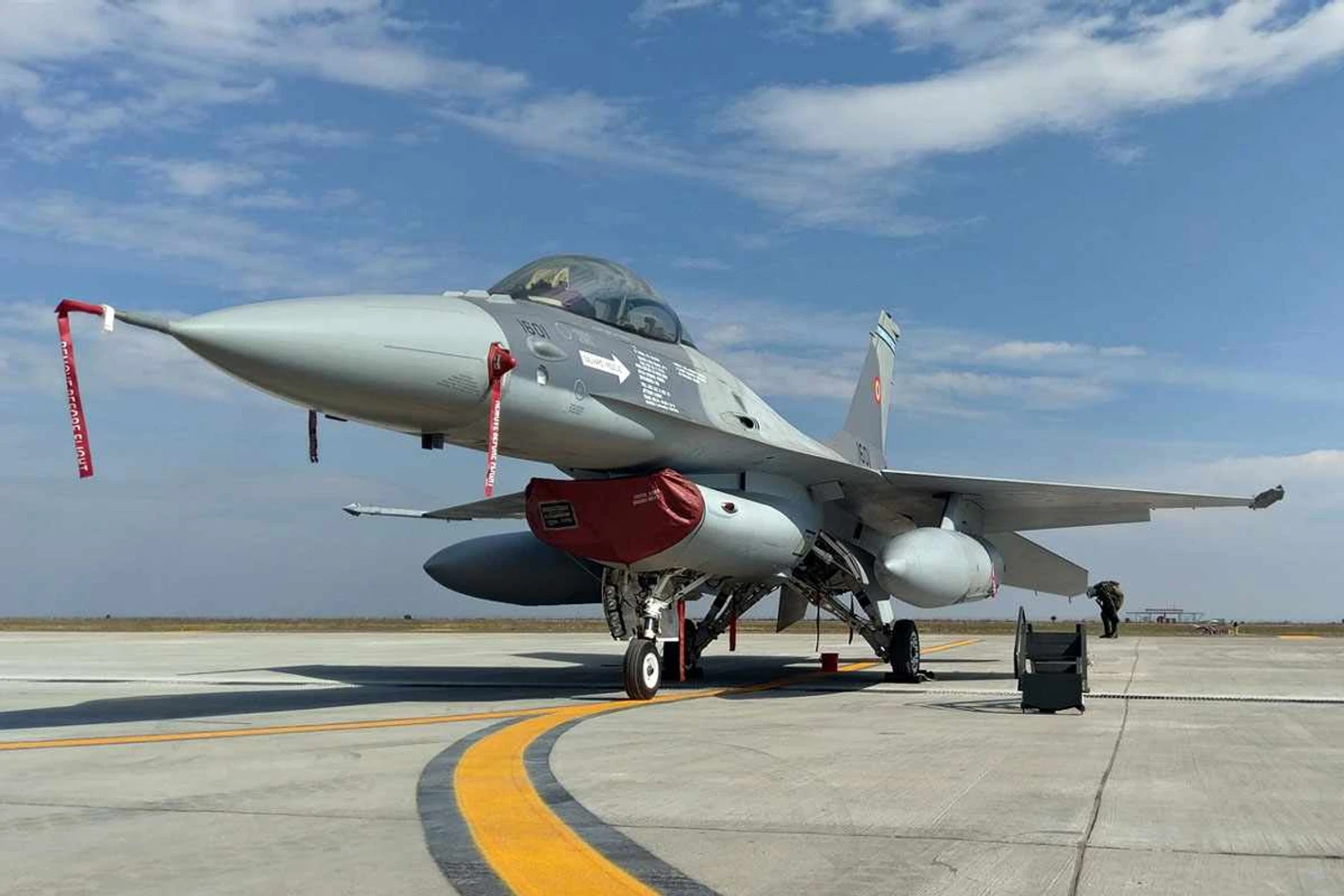 F-16 romeno: país comprou modelos usados da Força Aérea de Portugal (VictorCozmei/Wikimedia)