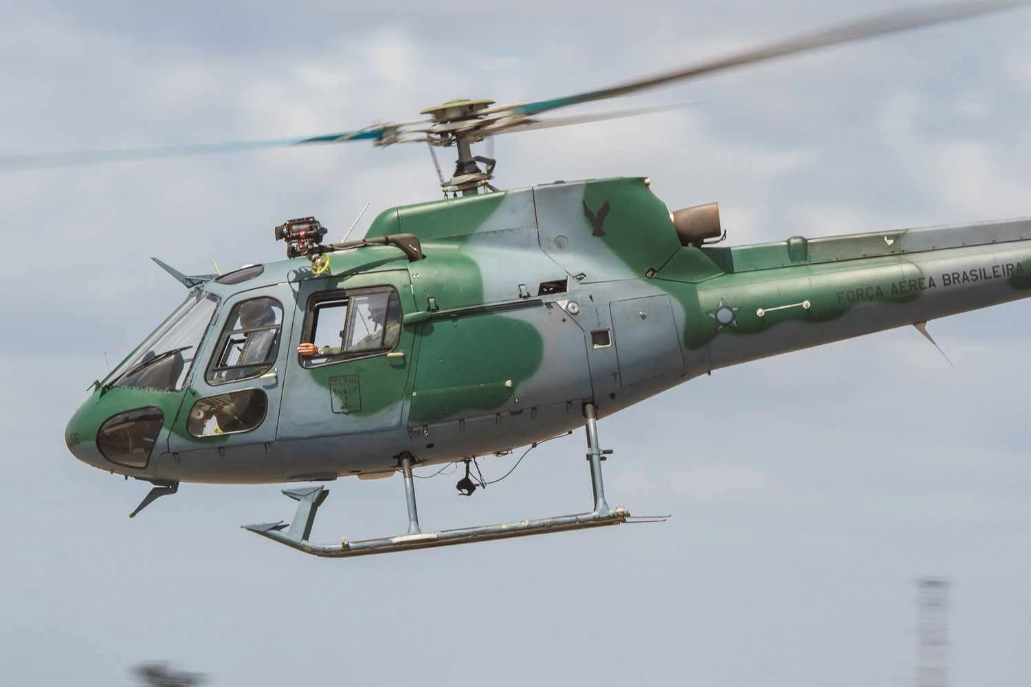 Força Aérea e Marinha abrem mão de helicópteros H225M para receberem o H125 Esquilo