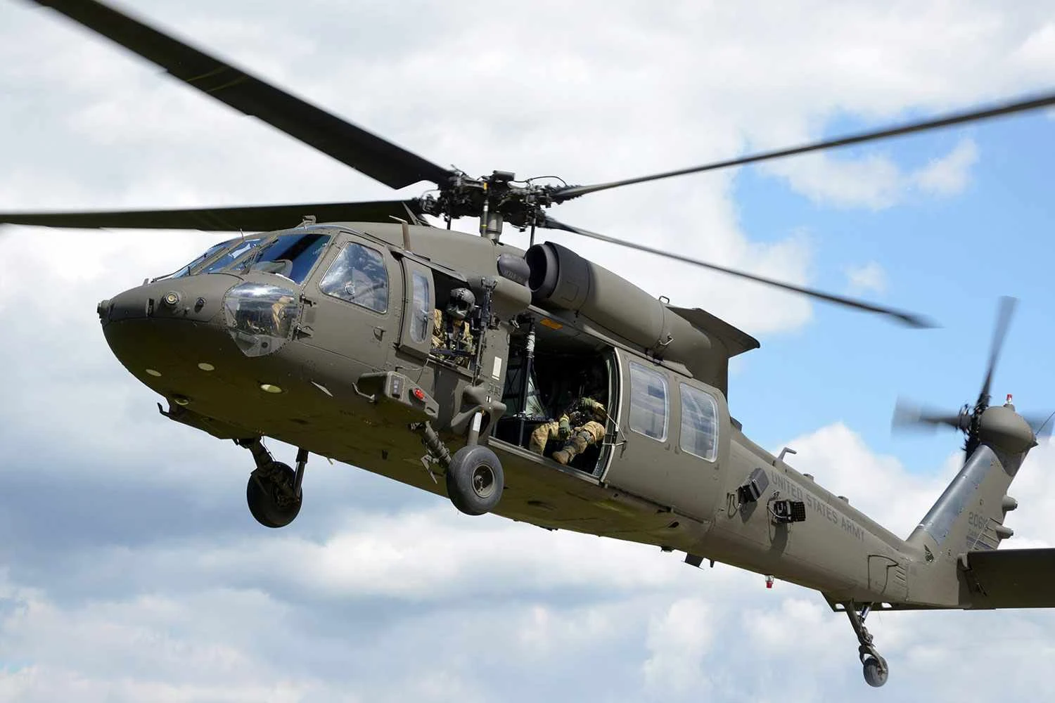 Exército dos EUA encomenda mais 120 helicópteros H-60M Black Hawk
