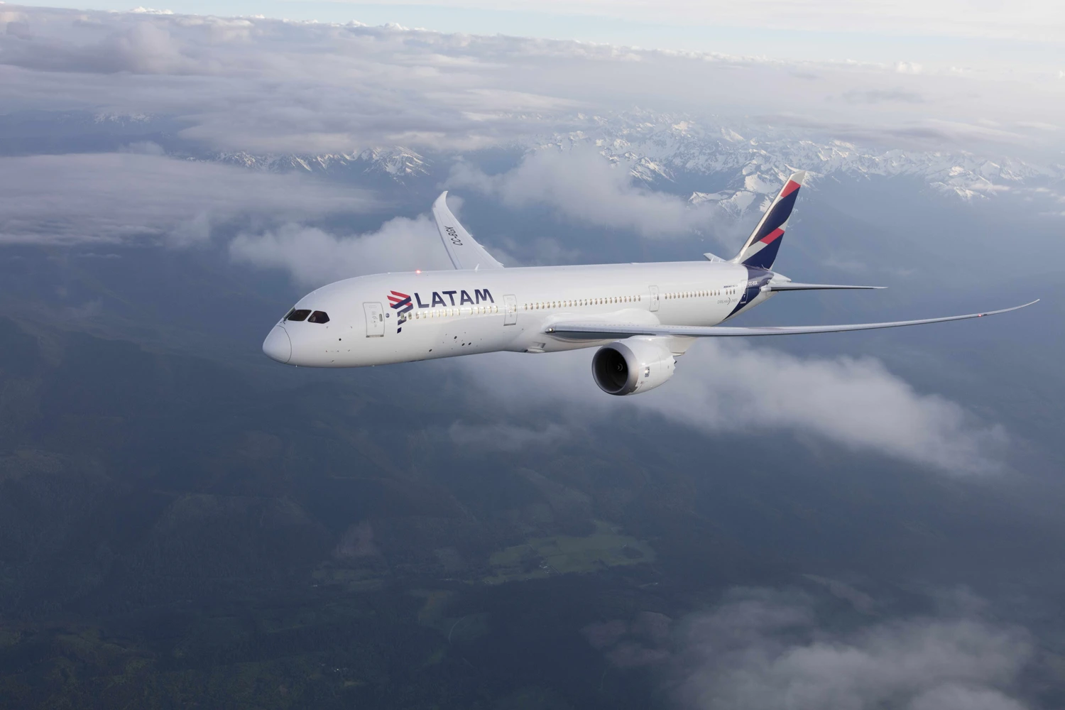LATAM anuncia voo entre Fortaleza e Lisboa