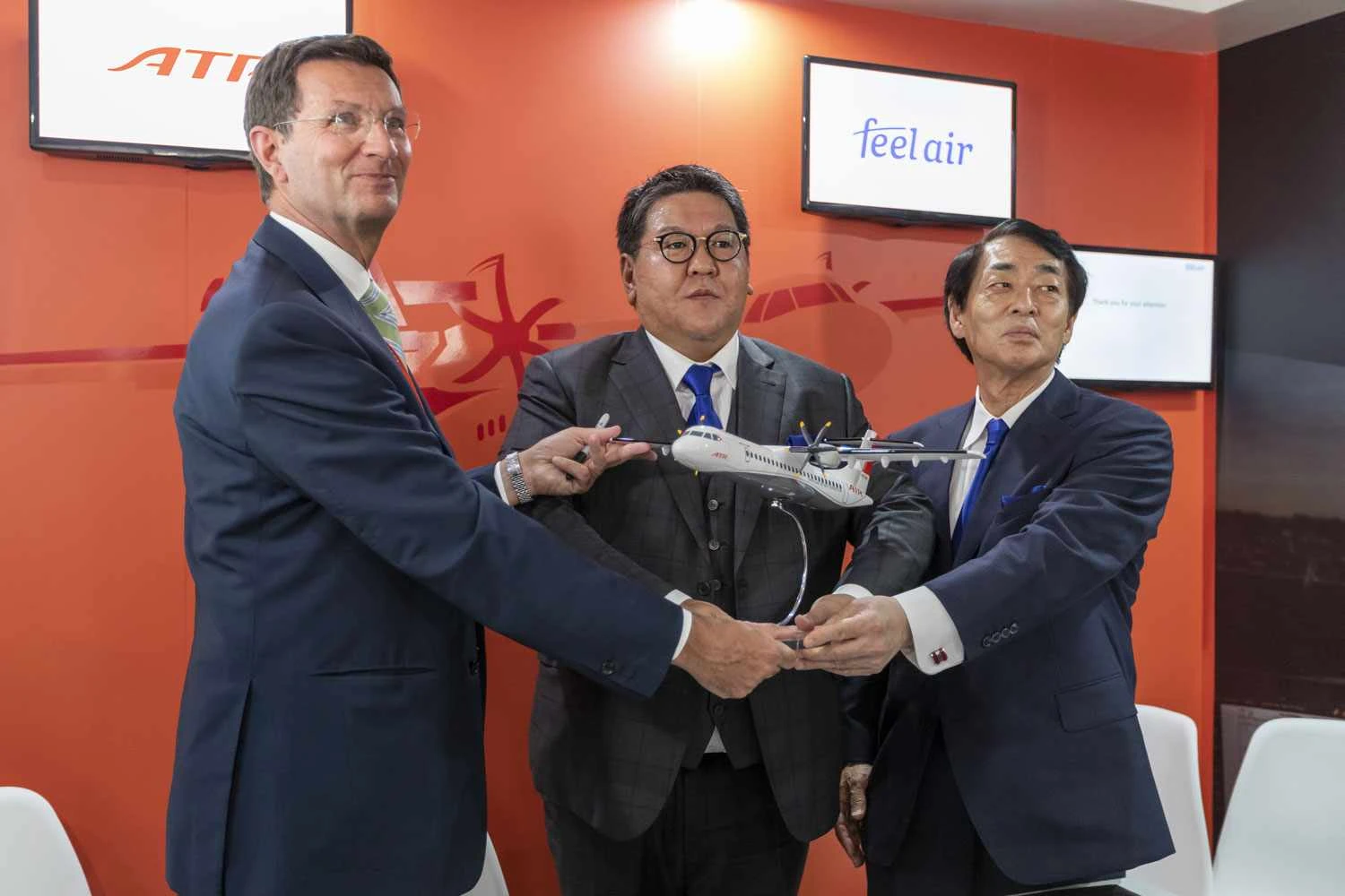 ATR assina carta de intenção para 36 turboélices com a grupo Feel Air, do Japão