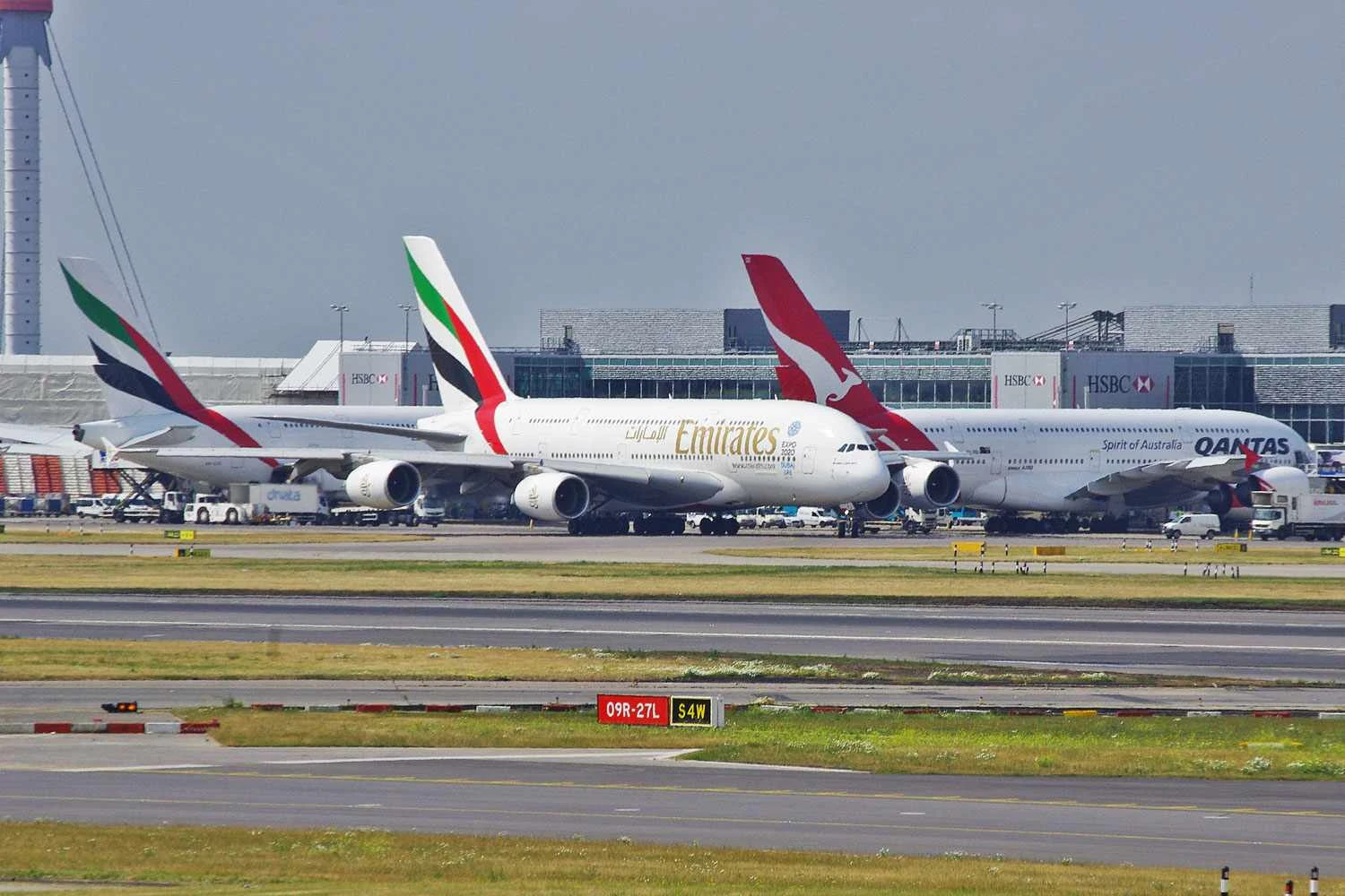 A Emirates opera seis voos diários com o A380 para Londres (tataquax/CC)