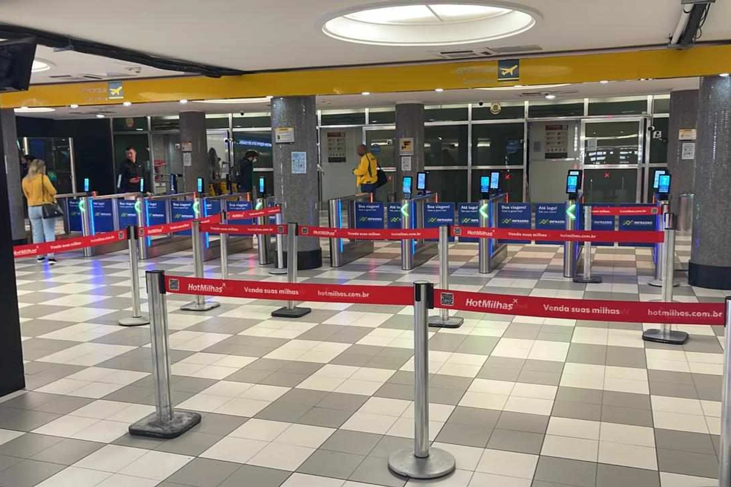 Totens de leitura facial estão sendo instalados gradualmente em Congonhas e Santos Dumont (Ministério da Infraestrutura)