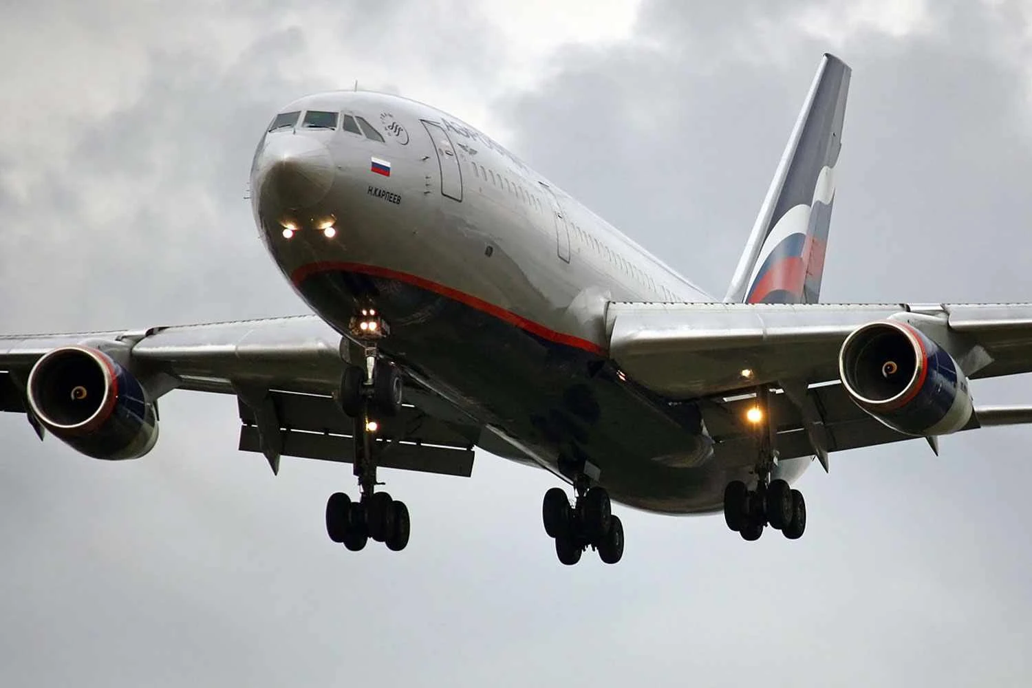 Rússia vai transformar quadrimotor Il-96 em jato de dois motores