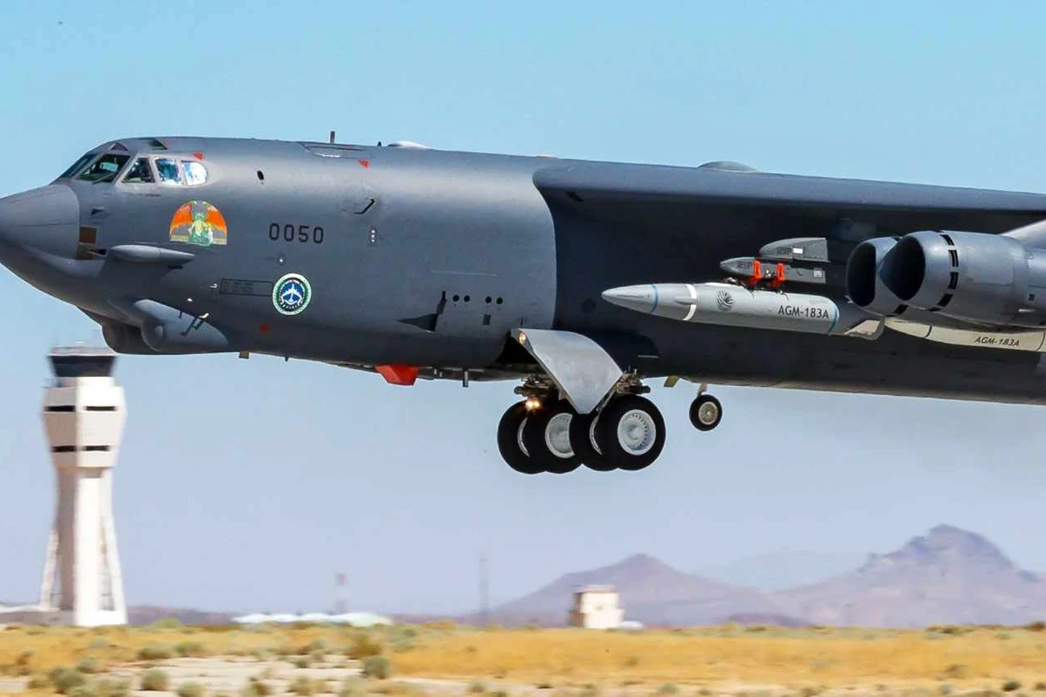 Força Aérea dos EUA lançou primeiro míssil hipersônico completo