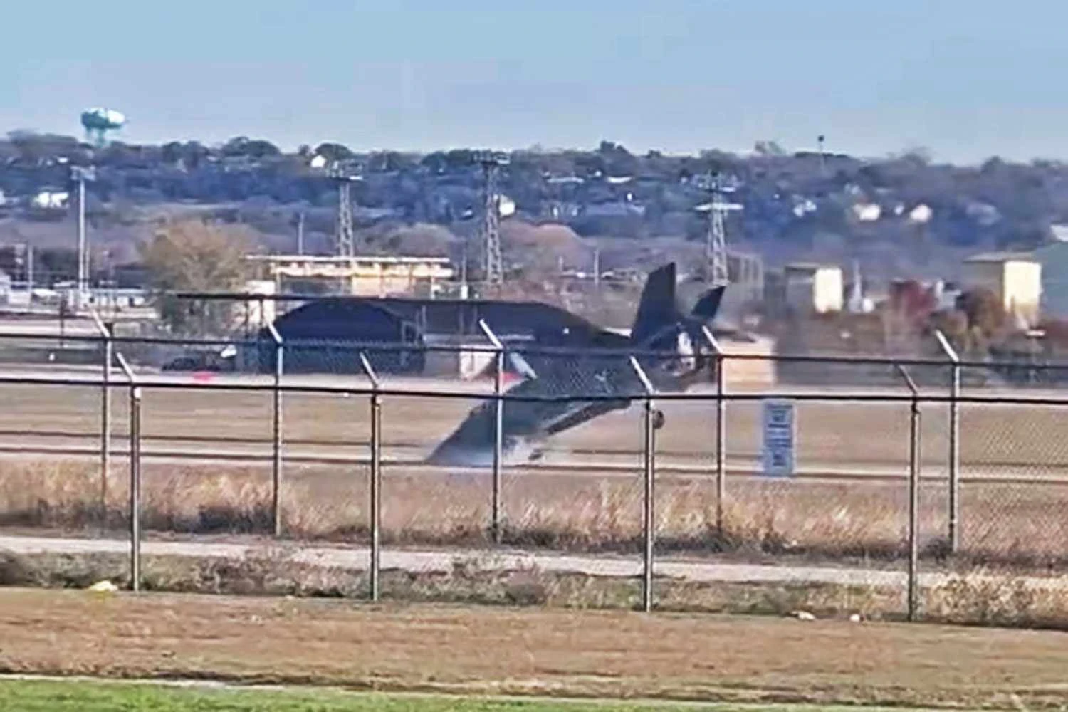 Vídeo: caça F-35B da Lockheed Martin se acidenta durante pouso