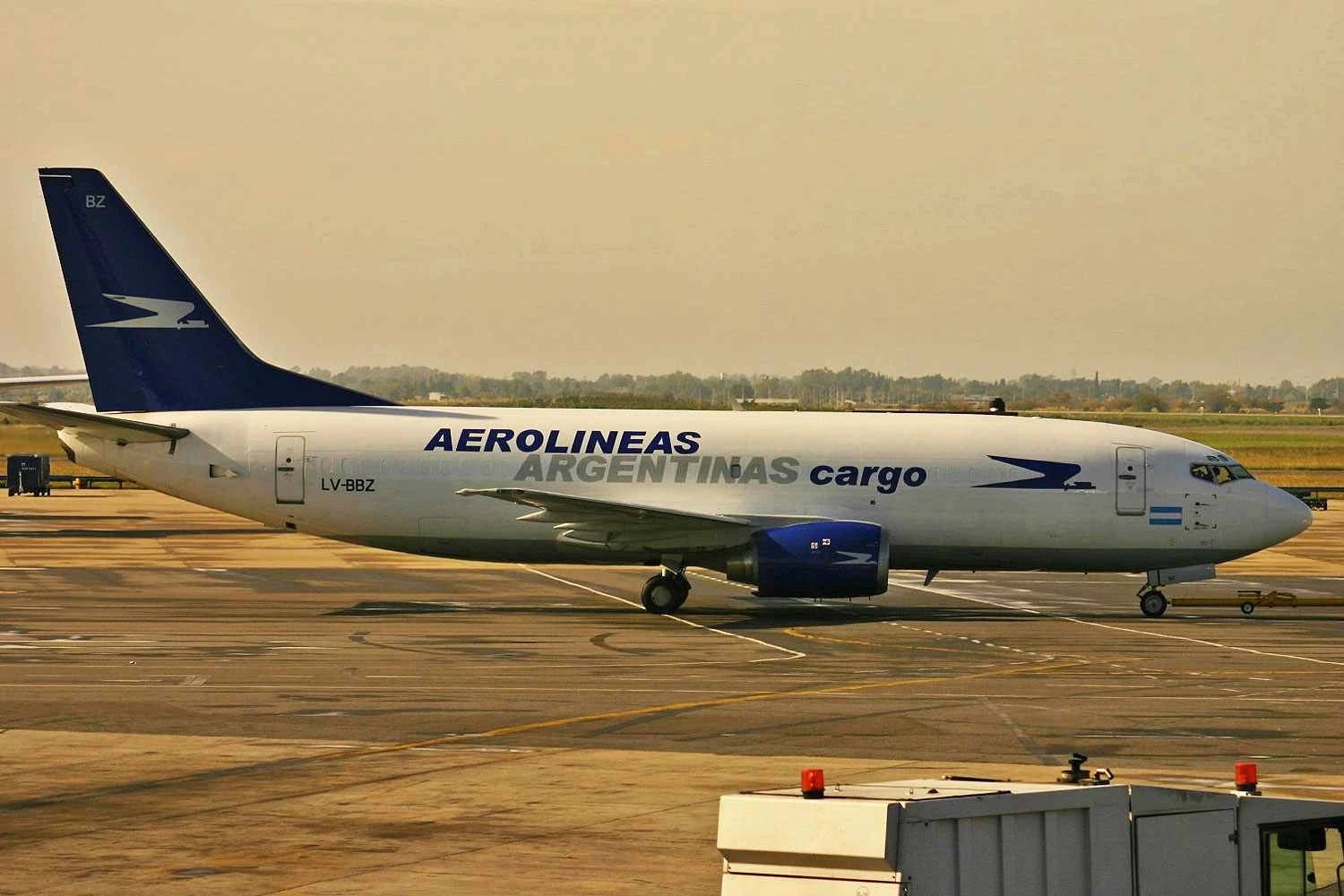 O Boeing 737-300 LV-BBZ foi a última aeronave cargueira da Aerolíneas Argentinas (Aeroprints)
