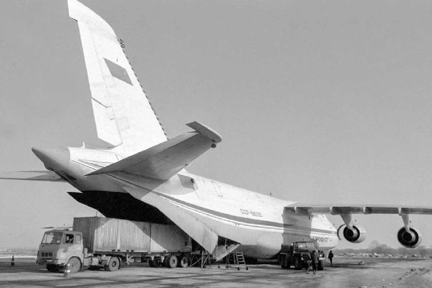 O Ruslan lembra o C-5 Galaxy, mas é capaz de transportar mais carga (Antonov)