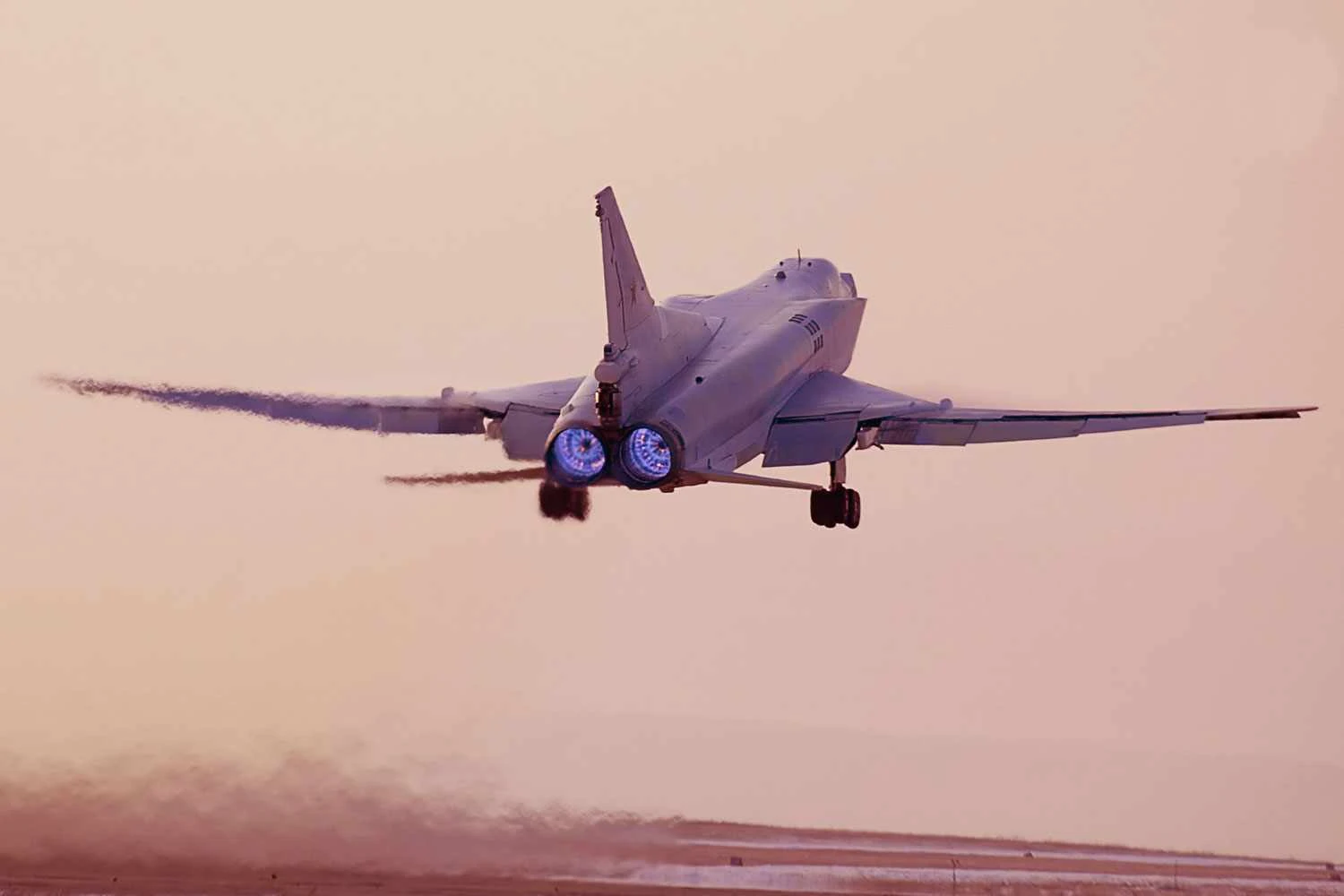 Bombardeiro estratégico russo Tu-22M3 caiu na Sibéria na quarta