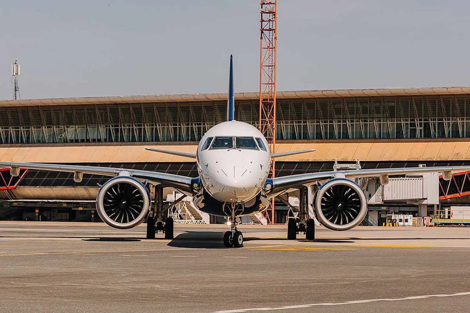 Azul implanta estratégia eficiente para manter seus jatos E195-E2 em voo