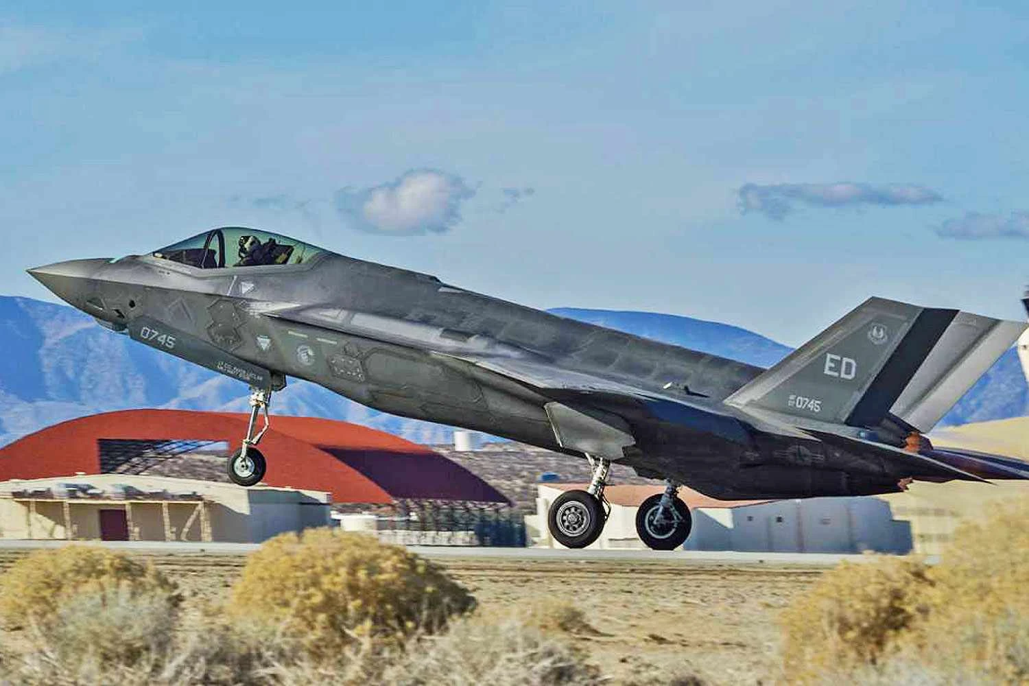 Caça F-35 terá novo radar avançado AESA