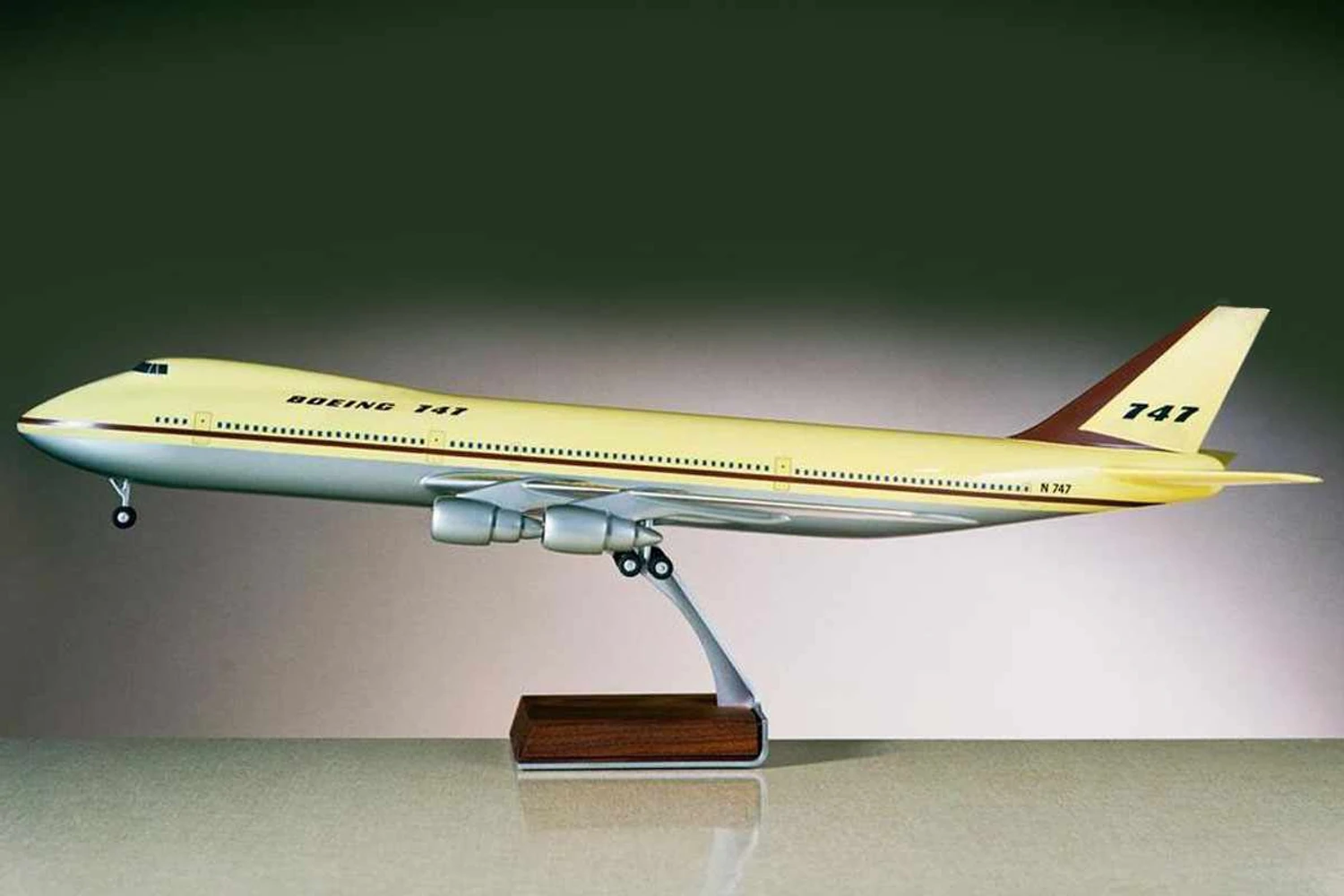 Concept close to the chosen design, with a narrower hump
