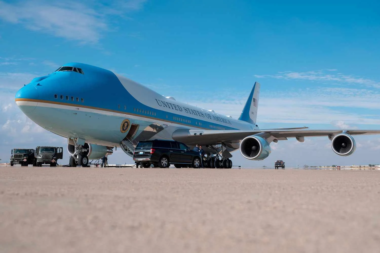 Joe Biden deixou Air Force One na Polônia em visita surpresa à Ucrânia