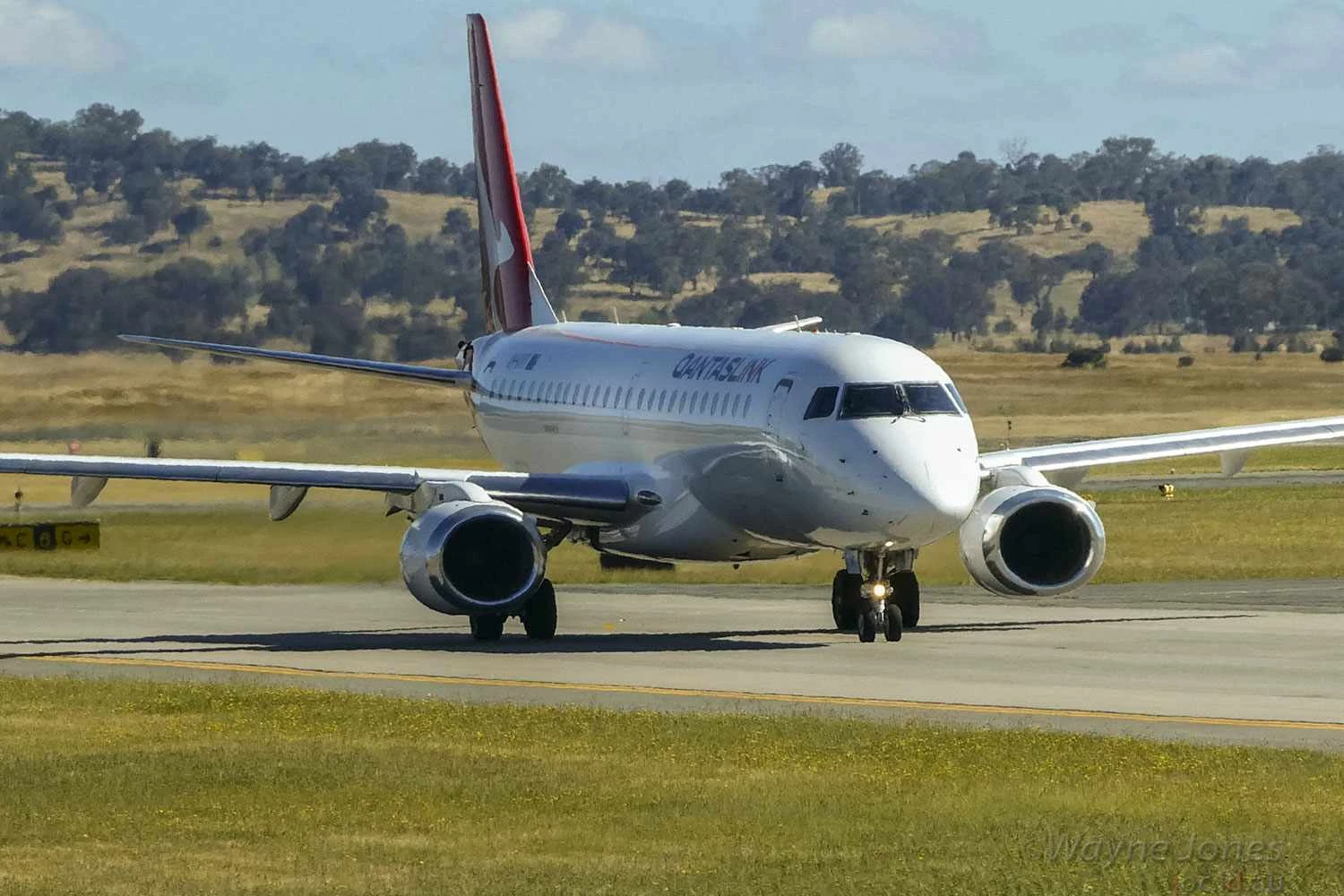 Companhia aérea australiana fecha megacompra de 30 jatos E190 que estão nos EUA