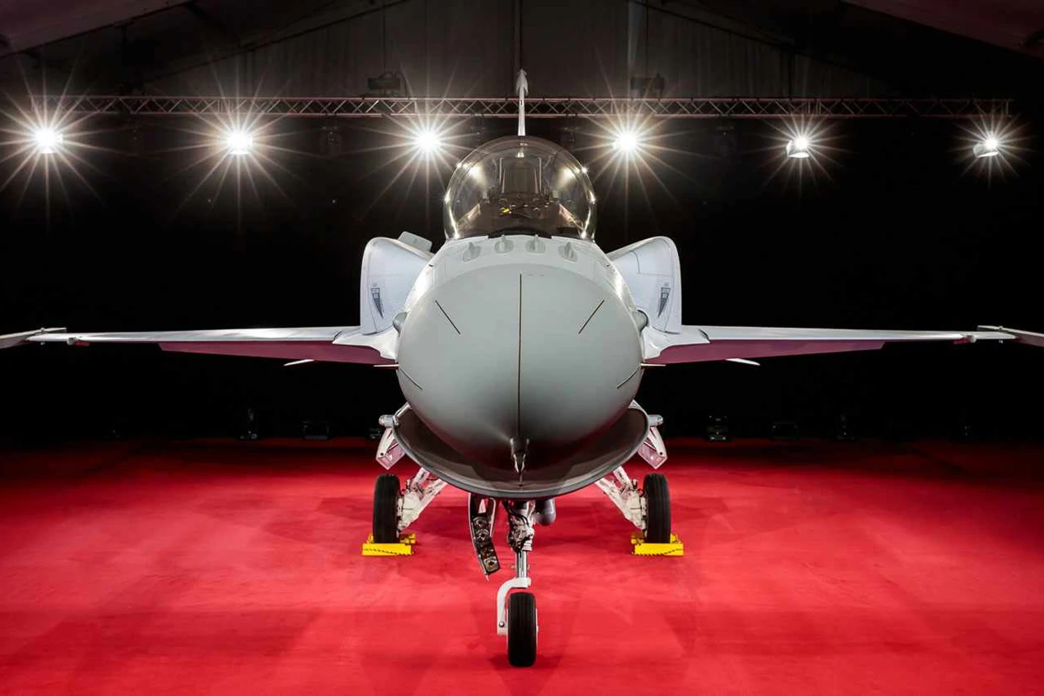 A versão Bloco 70 incorpora vários aprimoramentos, mas pode ser a última do F-16 (LM)