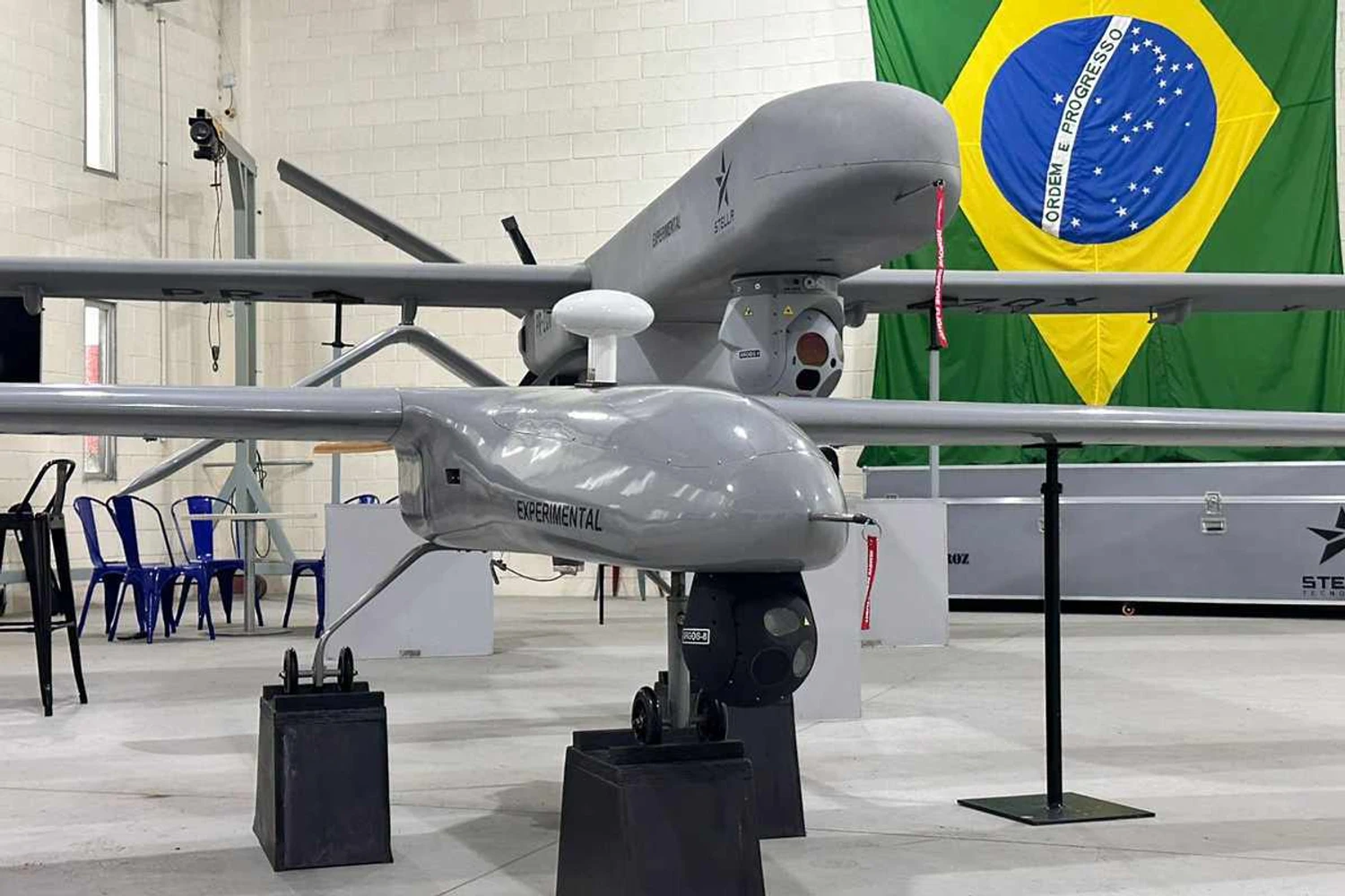 É do Brasil: Stella Tecnologia apresenta novo drone Albatroz para operações em porta-aviões