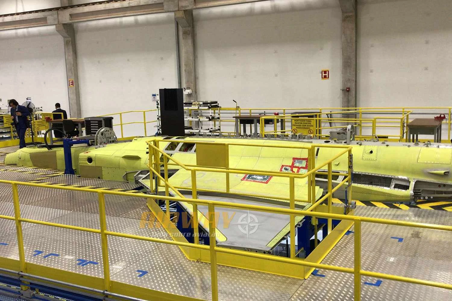 Saab e Embraer inauguram linha de produção do Gripen no Brasil