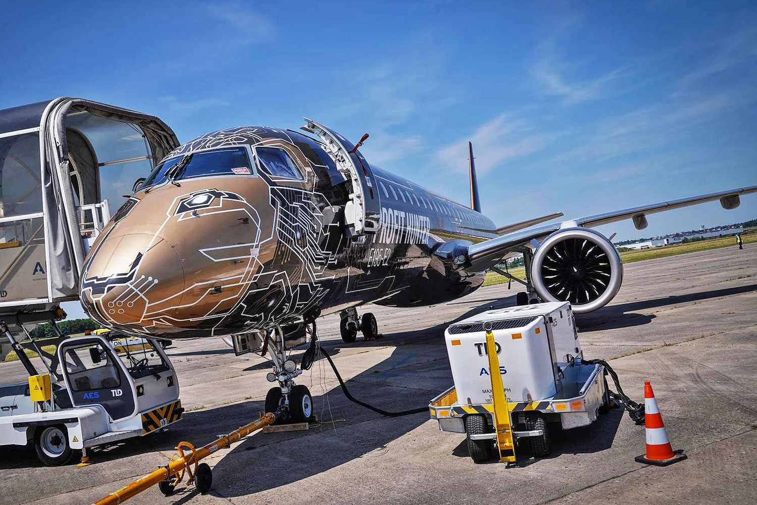 Embraer não quer competir com Boeing e Airbus em jatos maiores por enquanto