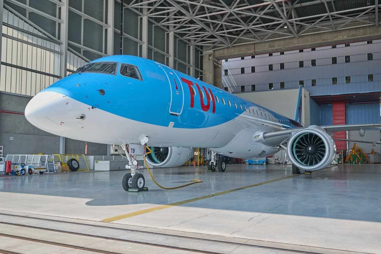 Embraer E195-E2 estreia na Bélgica com a TUI