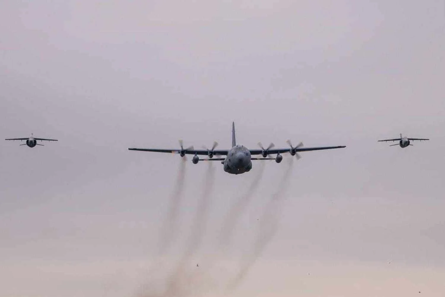 O C-130H TC-60 foi recebido por dois treinadores Pampa (MD)