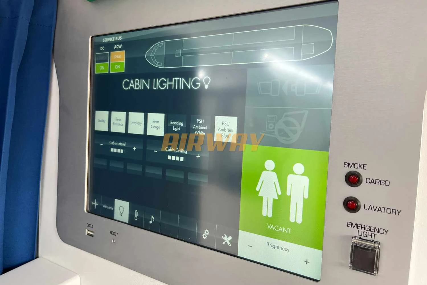 Painel de controle da cabine de passageiros