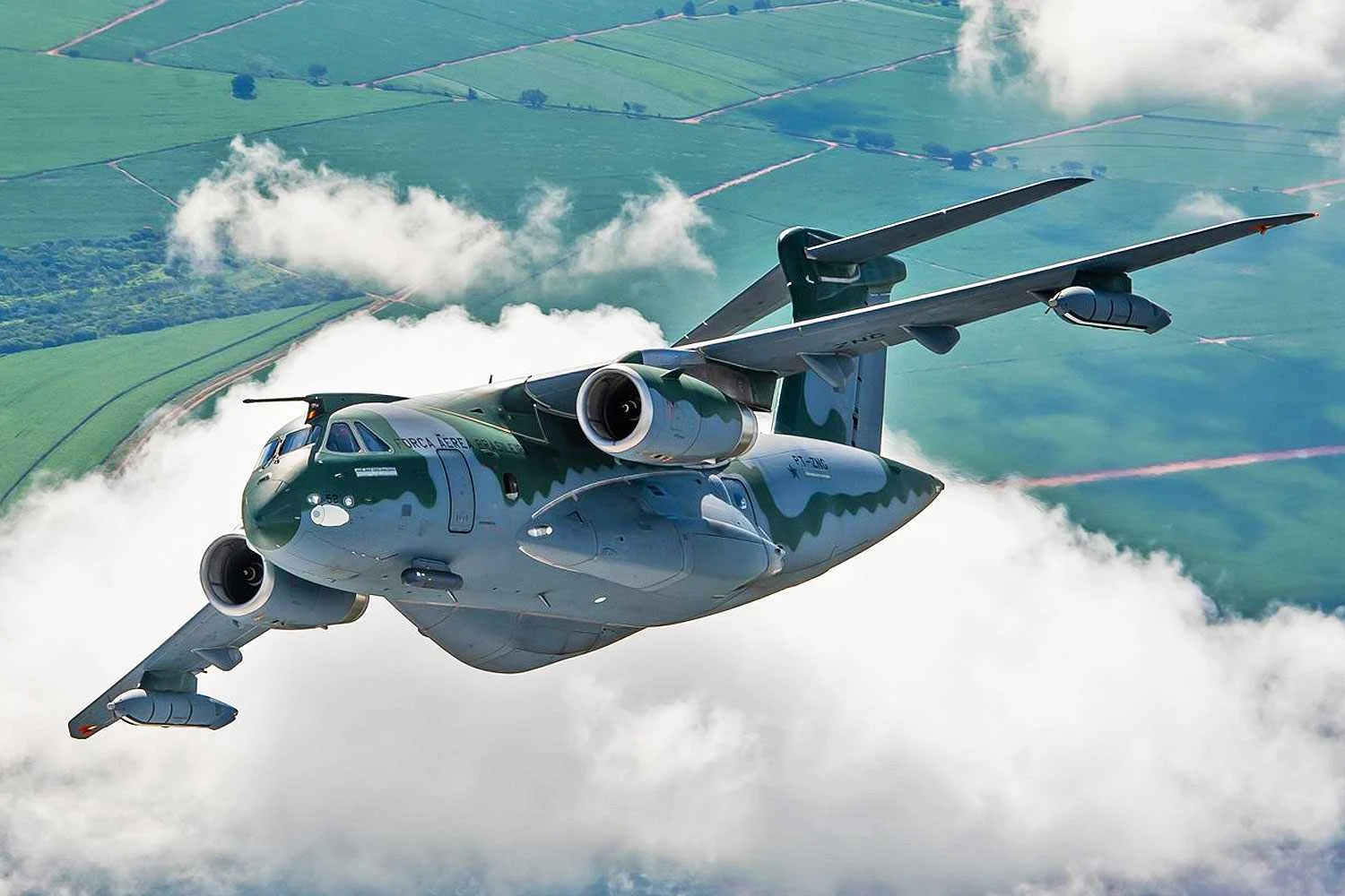 Força Aérea da Grécia volta a se encontrar com Embraer para falar do C-390 Millennium