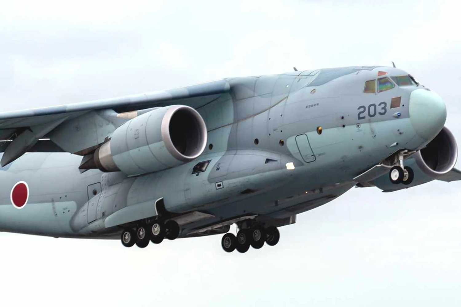 Cargueiro japonês Kawasaki C-2 pode virar "bombardeiro" de longo alcance