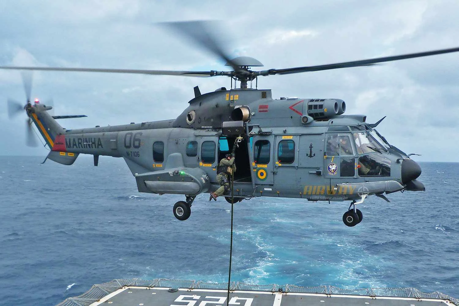 Acidente com helicóptero UH-15 Super Cougar da Marinha do Brasil vitima dois militares