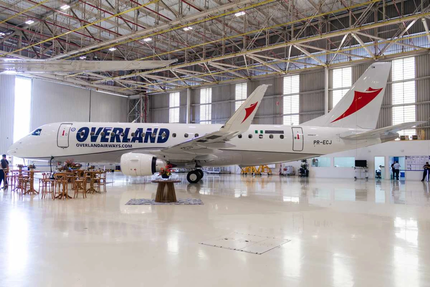 Mais uma da Nigéria: Overland Airways recebe primeiro E175 da Embraer