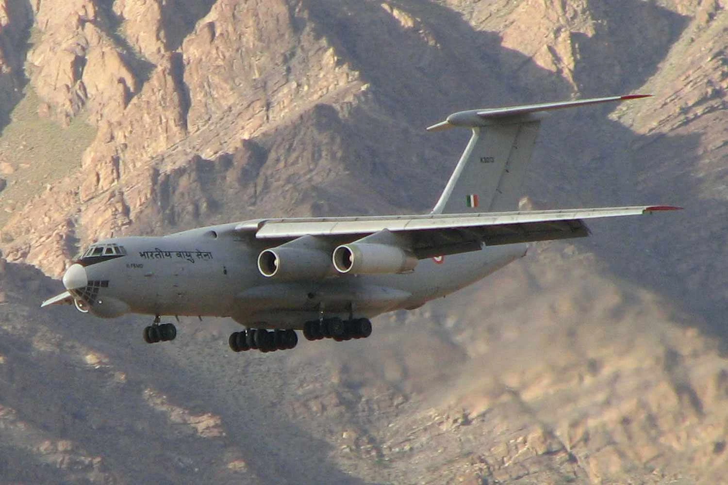 Um Il-76 da Força Aérea da Índia (Karunakar Rayker)