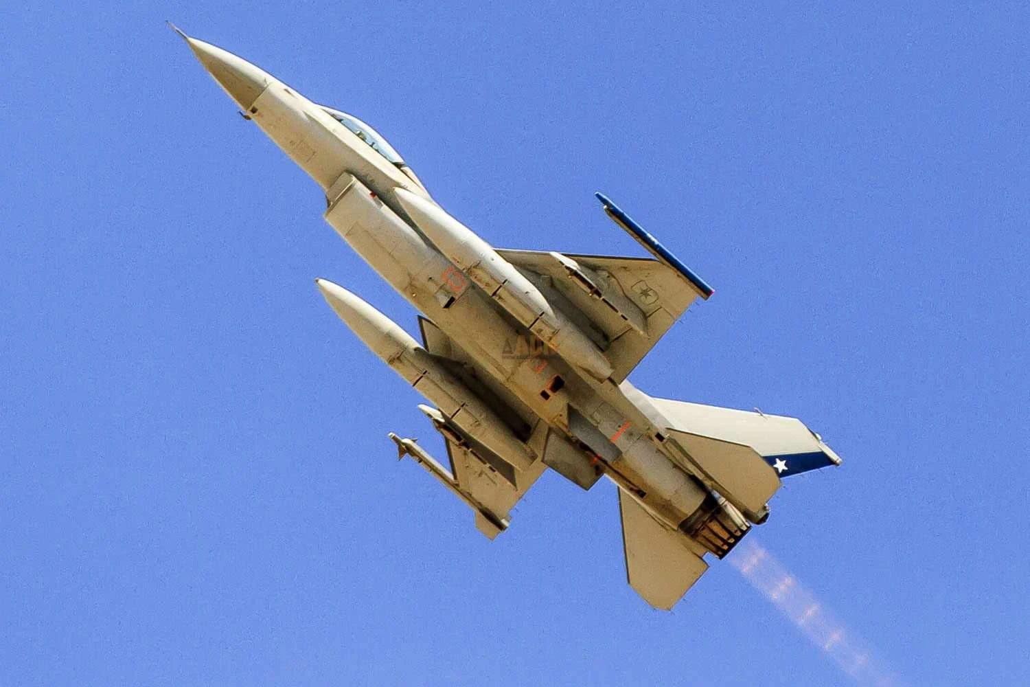 Lockheed Martin vai atualizar caças F-16 da Força Aérea do Chile