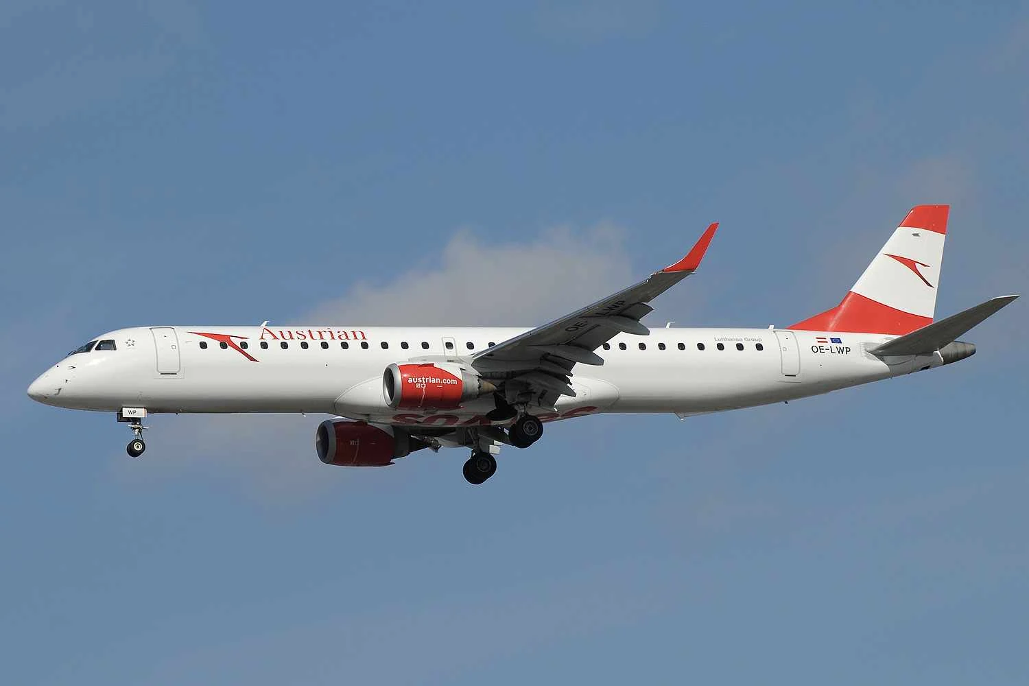 Austrian Airlines "põe de molho" seus Embraer E195 e antecipa o Boeing 787