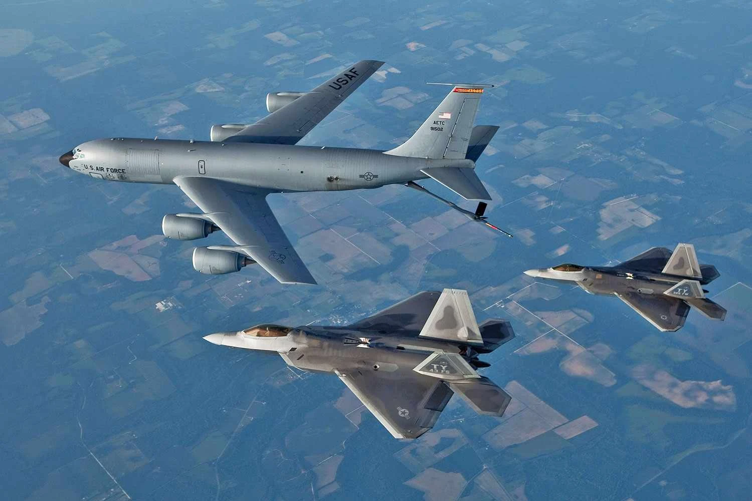 Força Aérea dos EUA pode encolher em 160 aviões em 2025