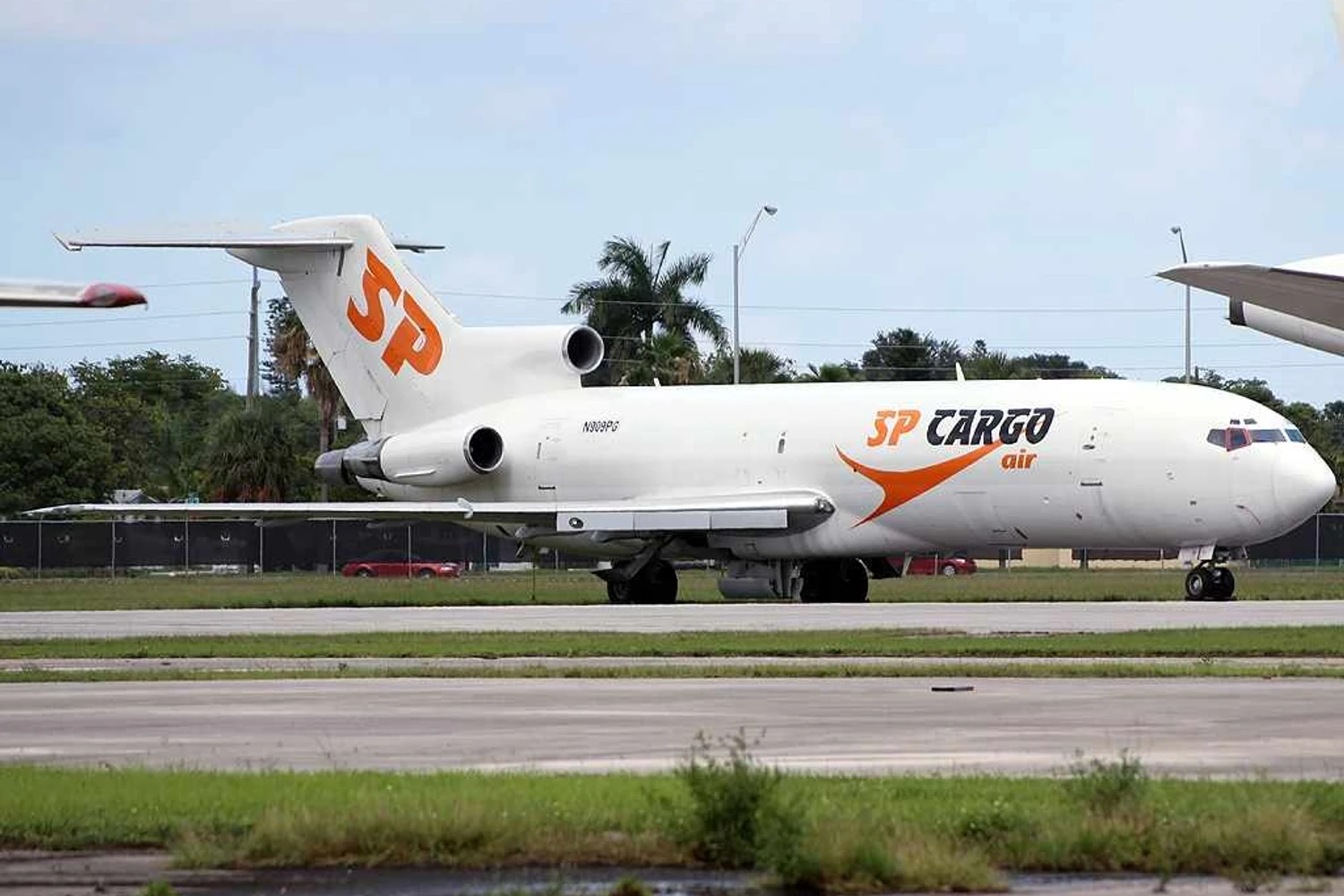 A SP Cargo Air tentou sucessivamente trazer 727-200F para suas primeiras operações. Foto: André Du-pont via Wikimedia Commons.