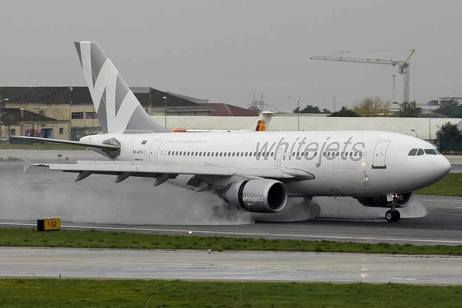 A Whitejets foi a útlima operadora do A310-300 entre as empresas aéreas brasileiras. Foto: Pedro Aragão via Wikimedia Commons.