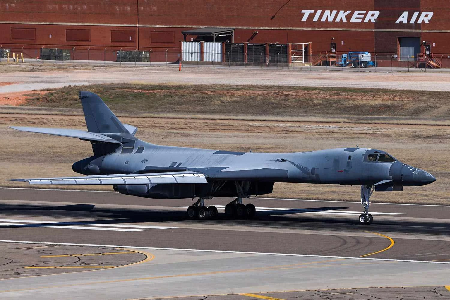 Bombardeiro B-1B é "ressuscitado" pela Força Aérea dos EUA