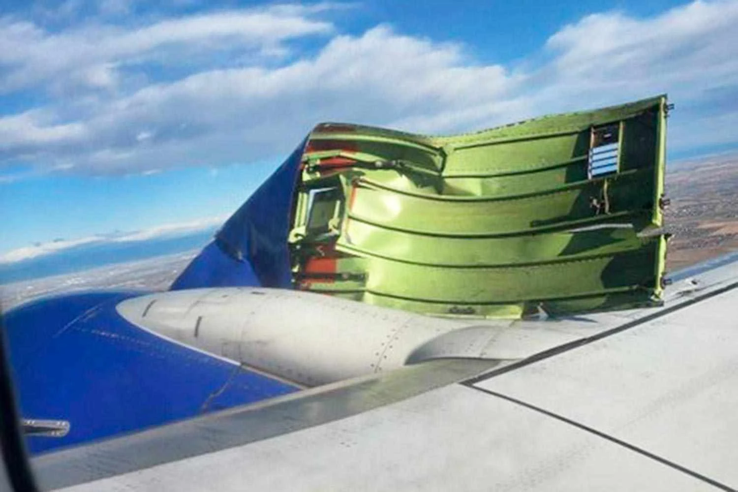 Boeing 737 da Southwest perde tampa do motor e aumenta paranoia com fabricante