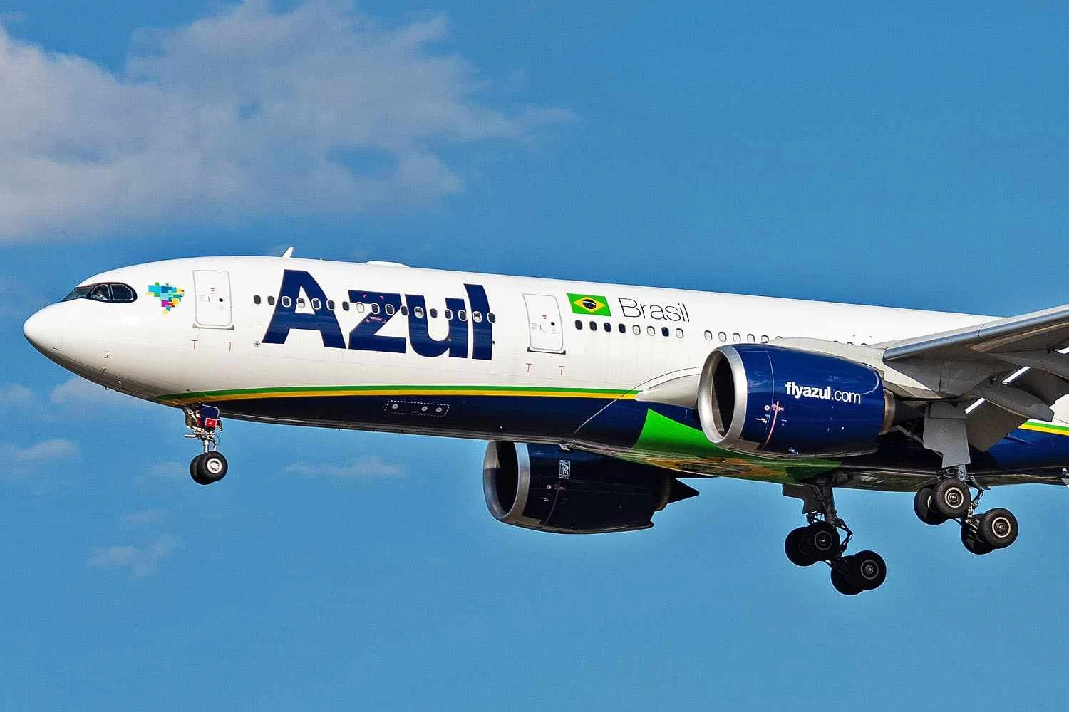 Cade suspende por 15 dias processo de aquisição de 8% da Azul pela United