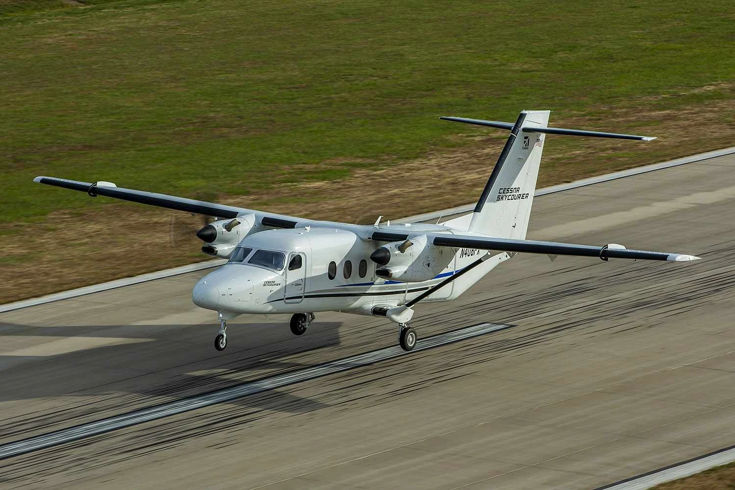 Cessna SkyCourier é certificado para voos com passageiros e carga