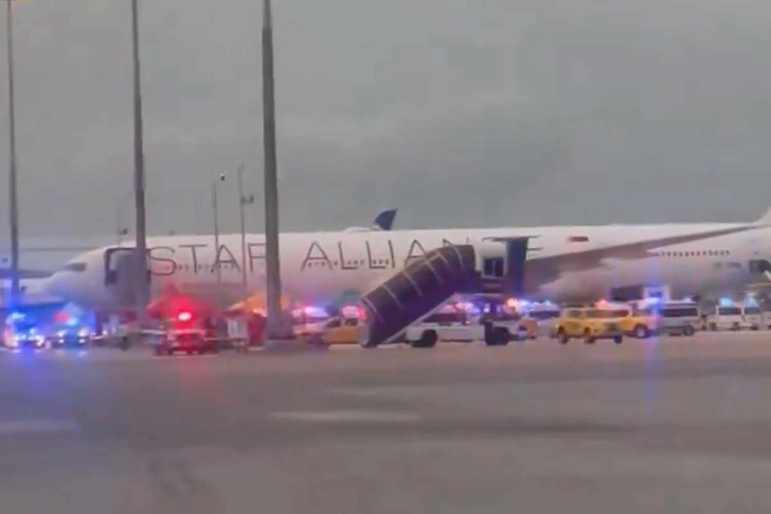 Boeing 777-300ER da Singapore teve "mergulhos" de até 500 metros por minuto