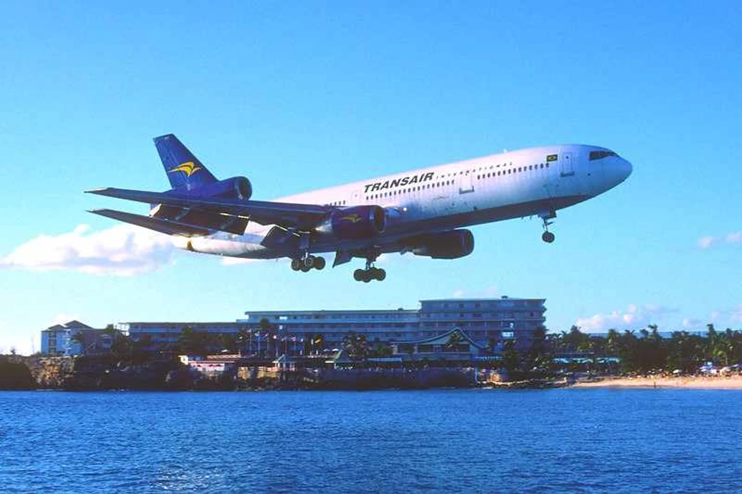 Chegando em Saint Martin (SXM), o PP-OOO foi a única aeronave da Transair International. Foto: Aero Icarus via Flickr.